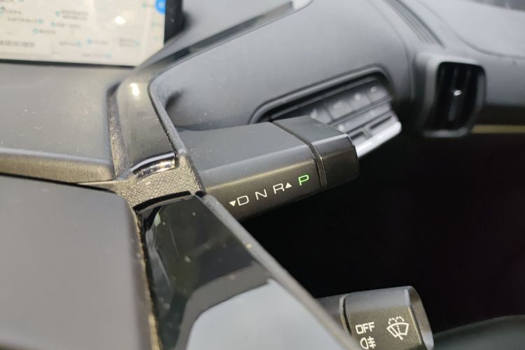 宝骏KiWi EV 2022款 设计师轻享版 三元锂中控内饰18