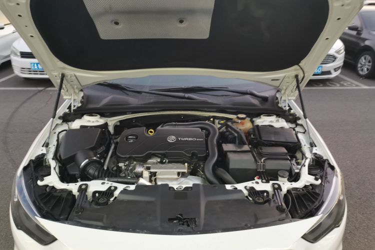 别克 君威 2019款 20T 精英型 国V机舱底盘24