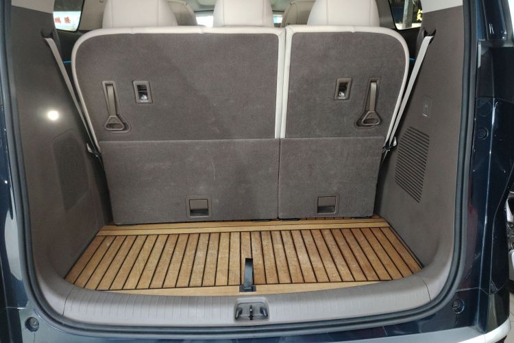 腾势D9 2022款 DM-i 970 四驱旗舰型局部细节23