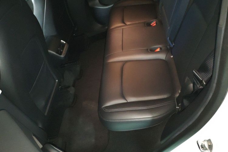 特斯拉 Model Y 2022款 改款 后轮驱动版中控内饰21