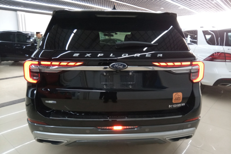 福特 探险者 2023款 EcoBoost 285 四驱风尚plus版 6座车身外观6