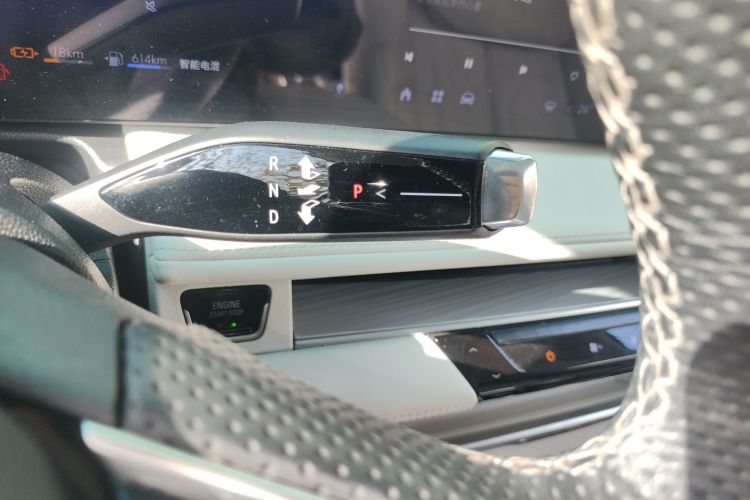 别克GL8新能源 2024款 陆尊 尊享版 7座中控内饰18