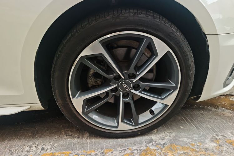 奥迪A4L 2020款 40 TFSI 时尚动感型车身外观10