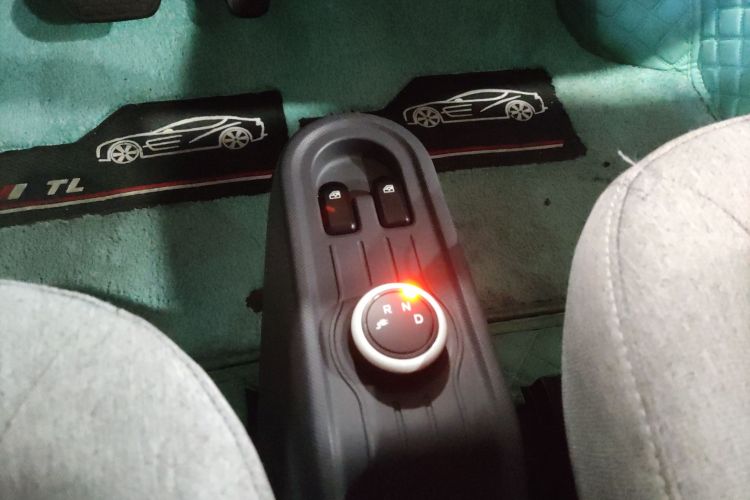 五菱汽车 宏光MINIEV 2022款 马卡龙臻享款 磷酸铁锂中控内饰18