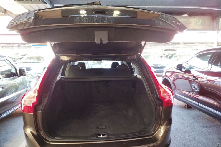 沃尔沃XC60 2017款 T5 智行升级版机舱底盘23