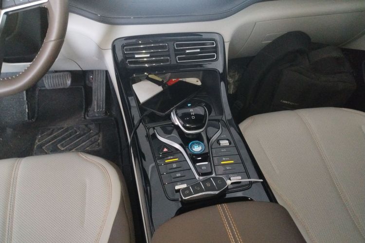 比亚迪 秦PLUS 2024款 荣耀版 DM-i 55KM领先型局部细节18