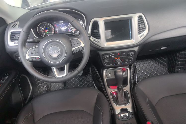 Jeep 指南者 2017款 200T 自动家享版中控内饰12