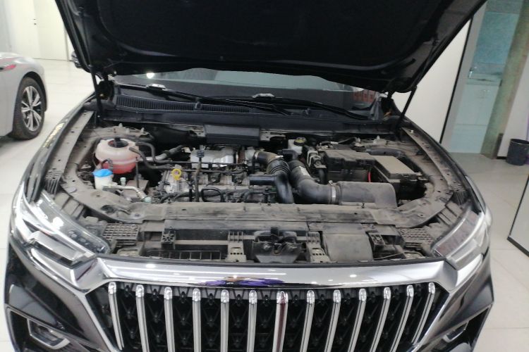 红旗HS5 2022款 改款 2.0T 智联旗享版机舱底盘24