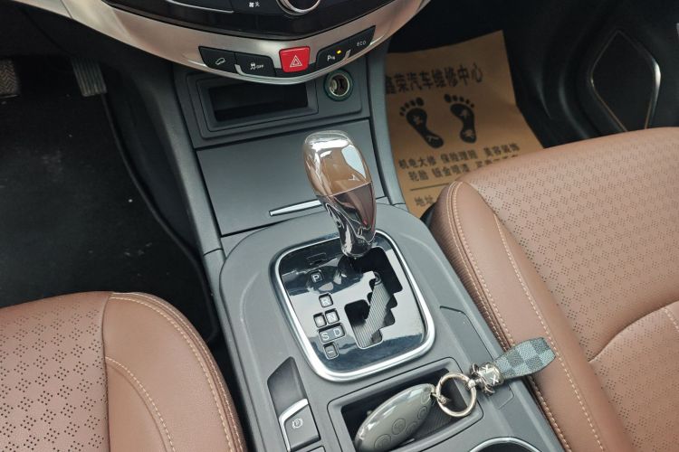 比亚迪S7 2017款 2.0T 自动豪华型中控内饰18