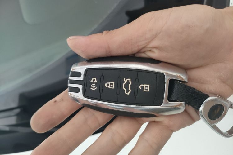 哈弗H6 2017款 红标 2.0T 自动两驱智尚型中控内饰7001