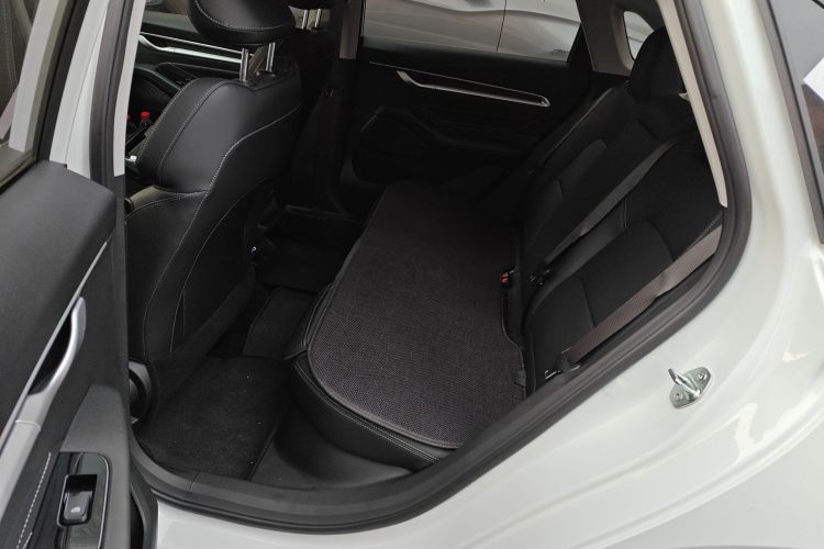 吉利汽车 帝豪 2026款 第4代 400万纪念款 1.5L 手动超越型中控内饰21