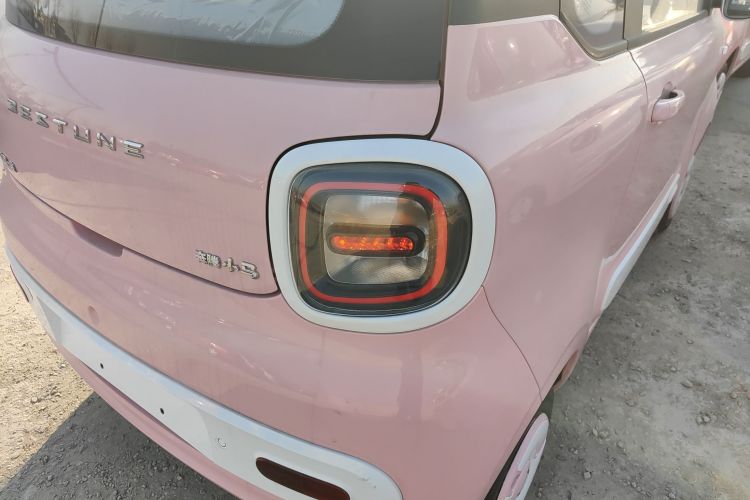 奔腾小马 2026款 222km 萌趣马车身外观9