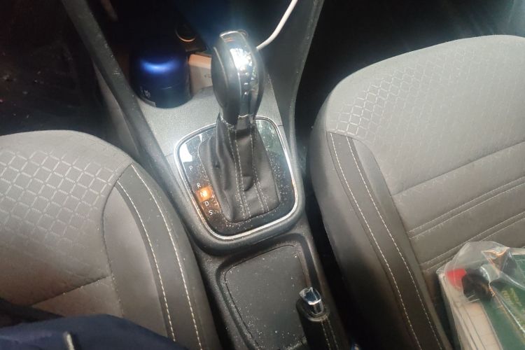 大众 2014款 1.6L Cross Polo 自动中控内饰18