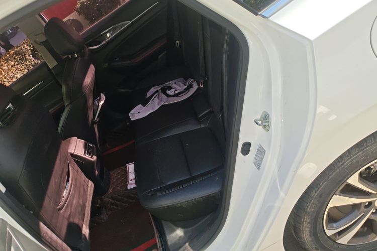 长安 逸动 2020款 PLUS 蓝鲸NE 1.4T GDI DCT尊贵型中控内饰7004