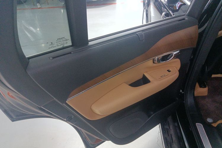 沃尔沃XC90 2018款 T6 智雅版 7座中控内饰49