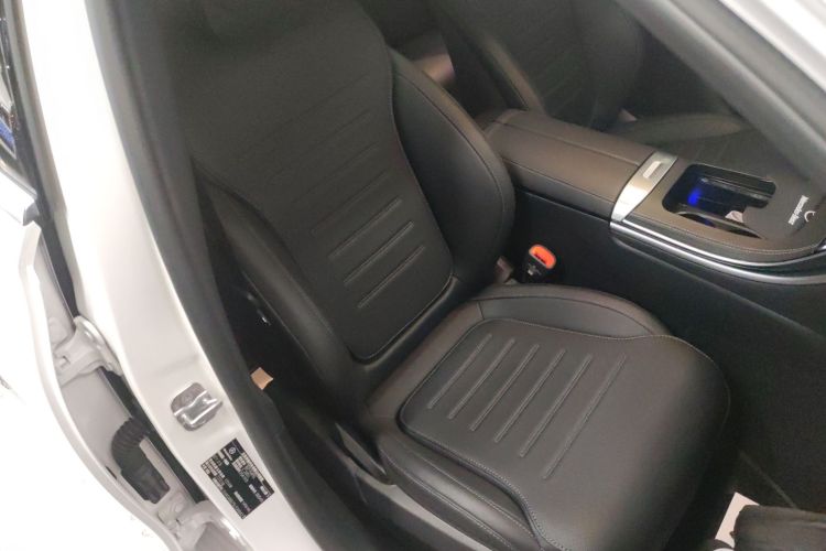 奔驰C级 2025款 C 200 L 运动版局部细节41