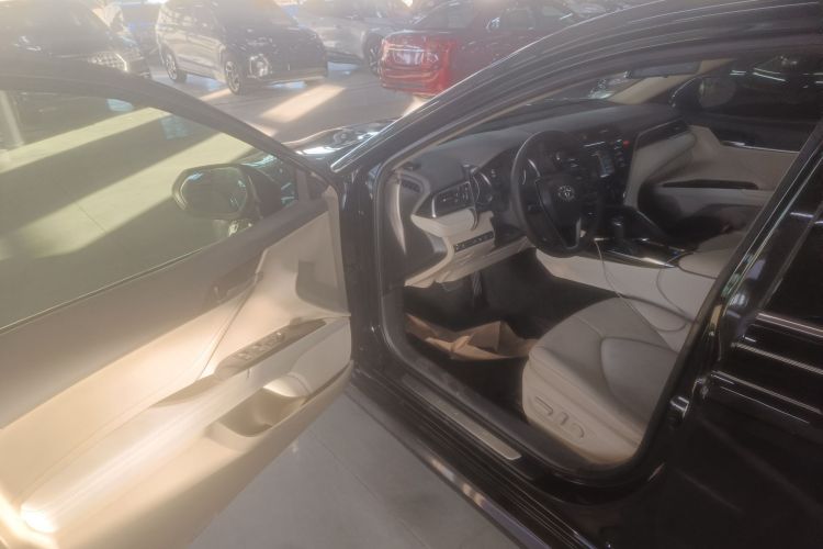 丰田 凯美瑞 2018款 2.0G 豪华版中控内饰7003