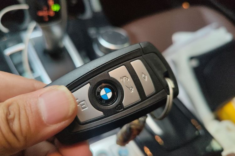 宝马5系 2017款 520Li 典雅型中控内饰11