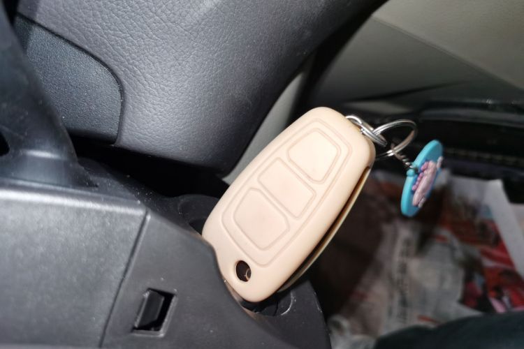 福特 福克斯 2012款 三厢 1.6L 手动舒适型中控内饰11