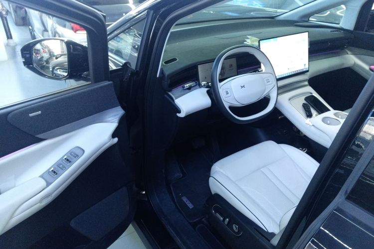 小鹏X9 2024款 640四驱高性能Max中控内饰7003