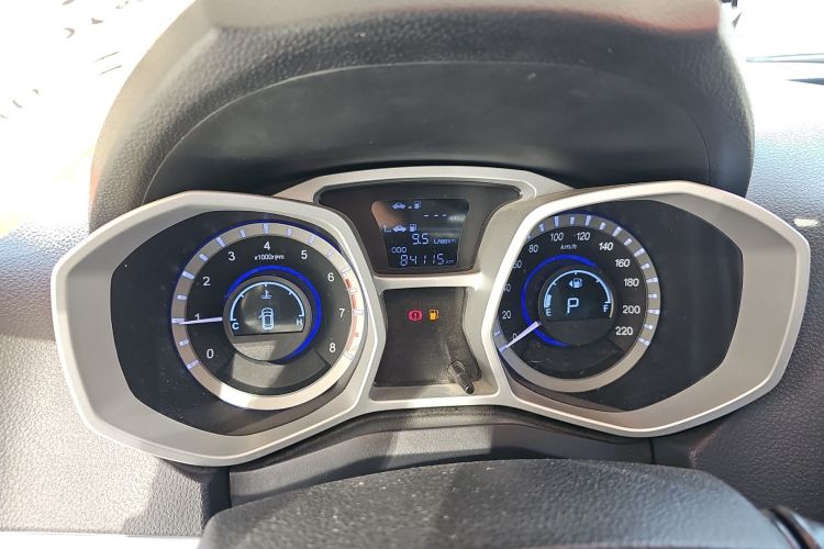 江汽集团 瑞风S3 2016款 1.5L CVT豪华智能型中控内饰14