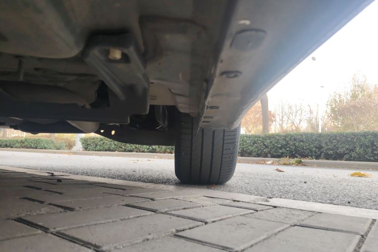 别克 君越 2019款 28T 豪华型局部细节9003