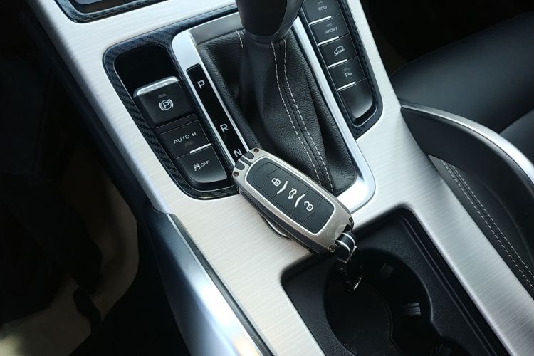 吉利汽车 博越 2018款 1.8TD 自动两驱智联型4G互联版中控内饰7001