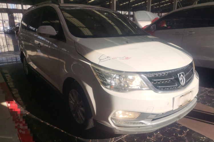 宝骏730 2016款 1.5L 手动豪华型 7座车身外观6002