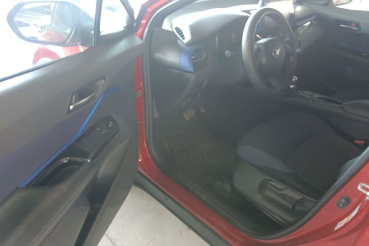 丰田C-HR 2018款 2.0L 领先版 国V中控内饰7003