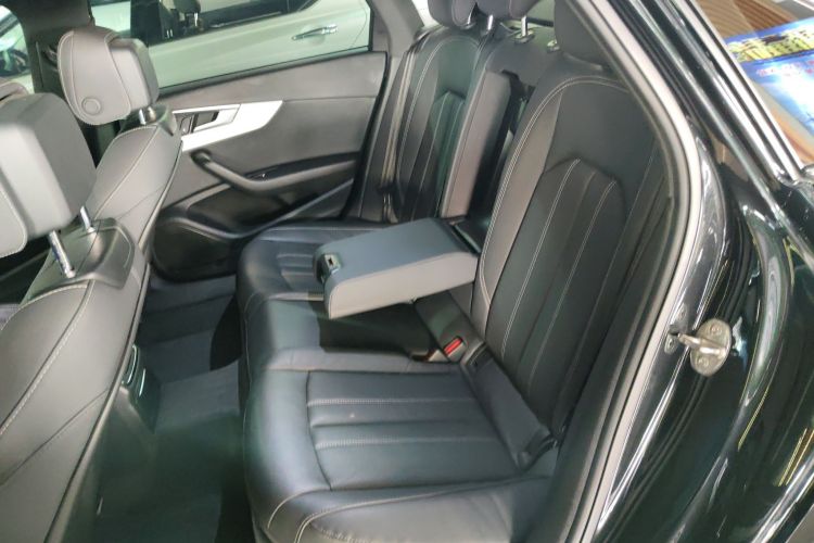 奥迪A4L 2022款 40 TFSI 时尚动感型中控内饰21