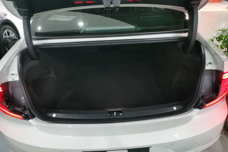 沃尔沃S90 2021款 B5 智远豪华版机舱底盘23