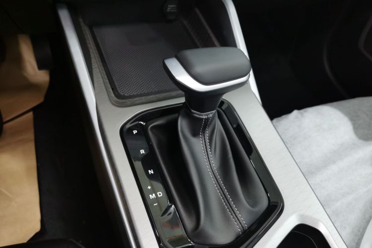 吉利汽车 帝豪 2025款 第4代 1.5L CVT尊贵型中控内饰18