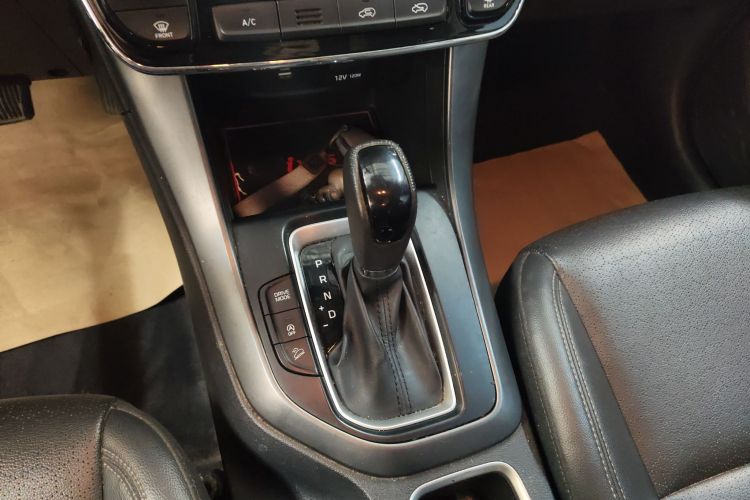 北京现代ix35 2018款 2.0L 自动两驱智勇·畅享版中控内饰18