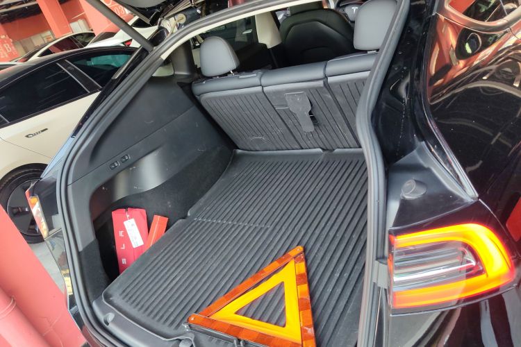 特斯拉 Model Y 2023款 长续航全轮驱动版机舱底盘23