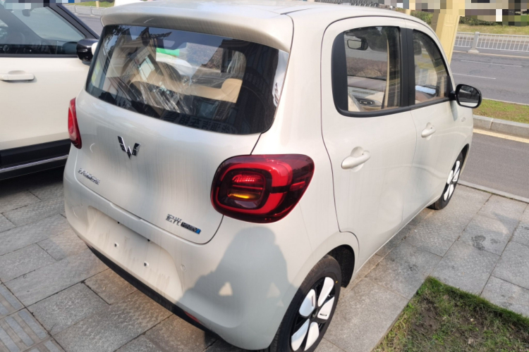 五菱汽车 宏光MINIEV 2025款 四门版 进阶款车身外观7