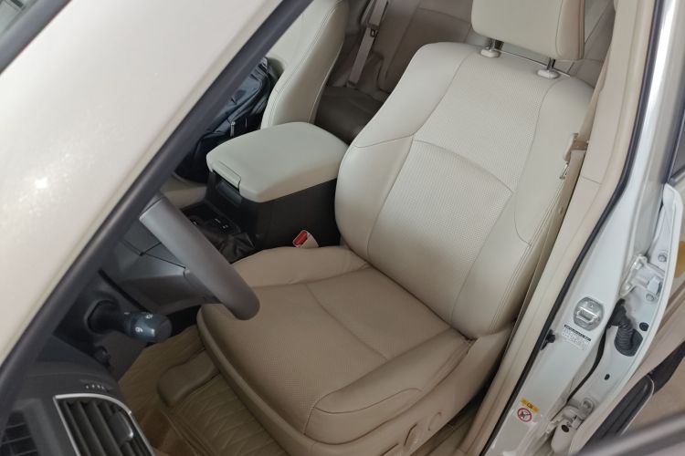 丰田 普拉多 2018款 3.5L 自动TX-L局部细节19