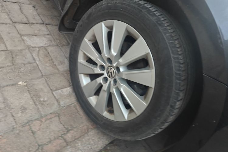 大众 朗逸 2013款 改款经典 1.6L 自动舒适版车身外观10