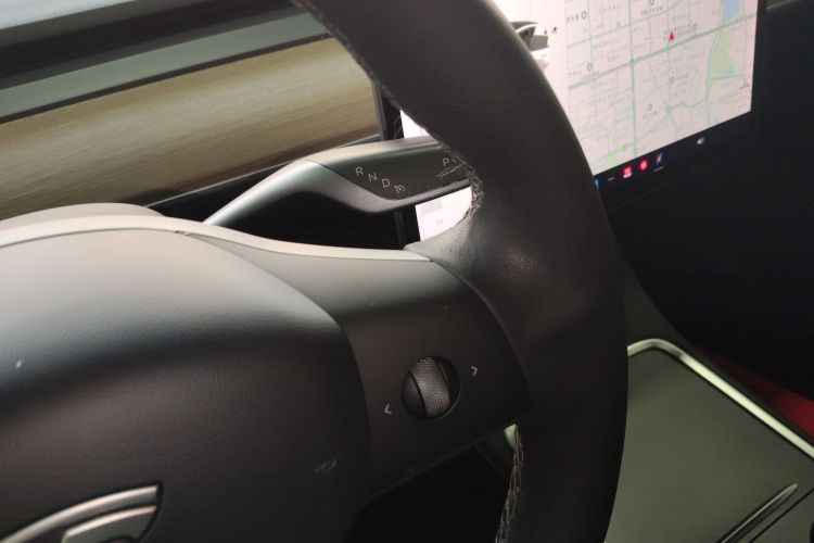 特斯拉 Model Y 2021款 长续航全轮驱动版中控内饰18