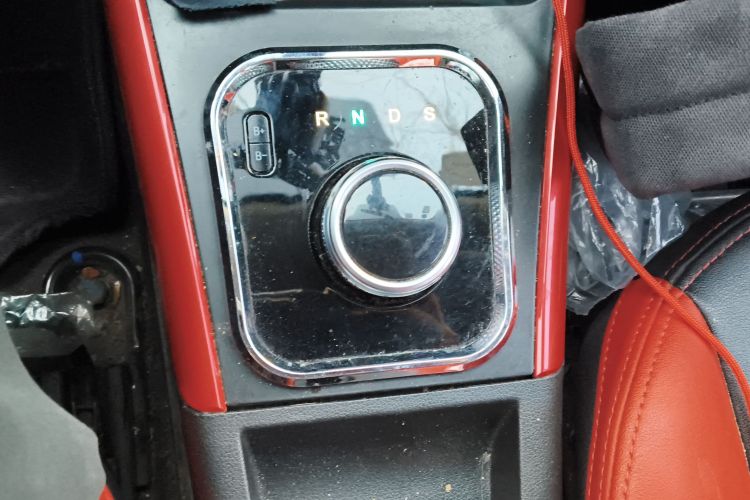 北汽新能源EX 2018款 EX360 新尚版中控内饰18