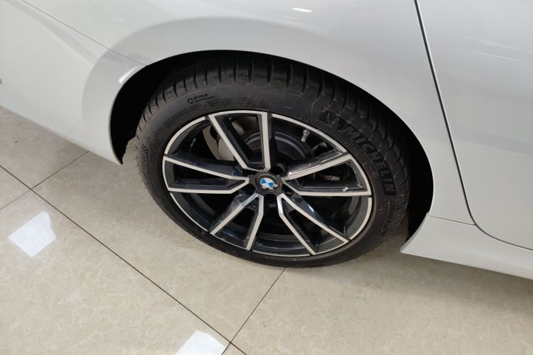 宝马3系 2025款 325Li M运动套装车身外观6008