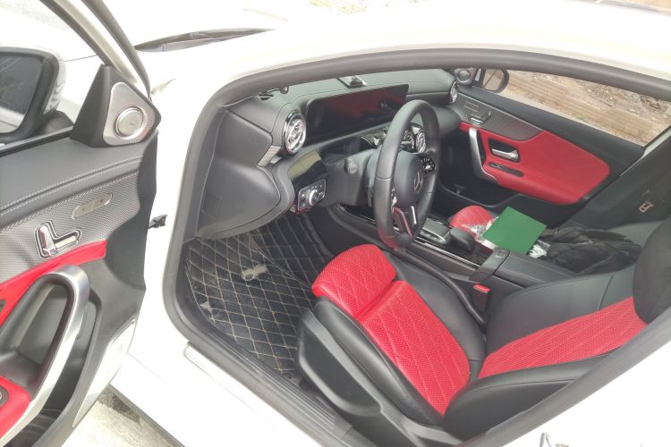 奔驰A级 2021款 A 180 L 运动轿车中控内饰20