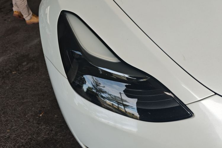 特斯拉 Model Y 2021款 标准续航后驱版车身外观8