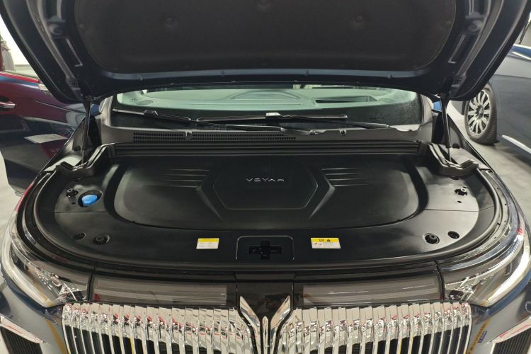 岚图汽车 岚图梦想家 2025款 PHEV 四驱旗舰鲲鹏版机舱底盘24