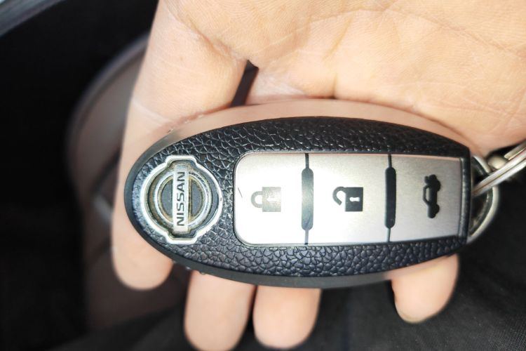 日产 奇骏 2014款 2.0L CVT智领版 2WD中控内饰7001