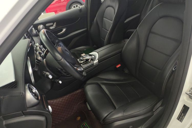 奔驰GLC 2017款 GLC 260 4MATIC 动感型中控内饰19