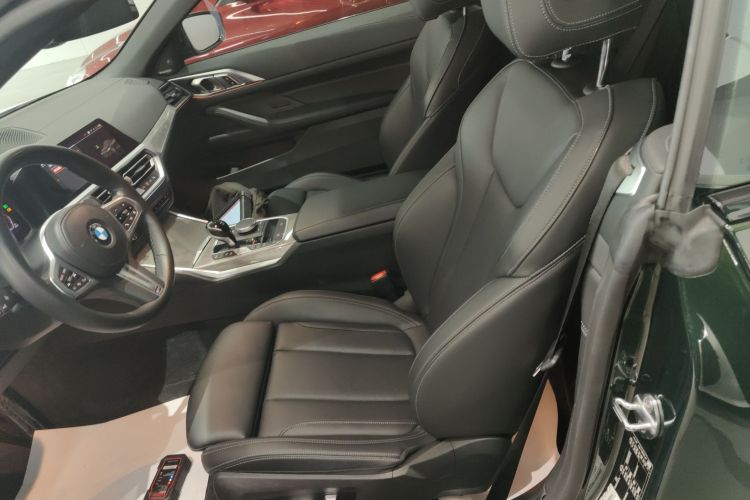 宝马4系 2022款 430i 敞篷M运动曜夜套装中控内饰19