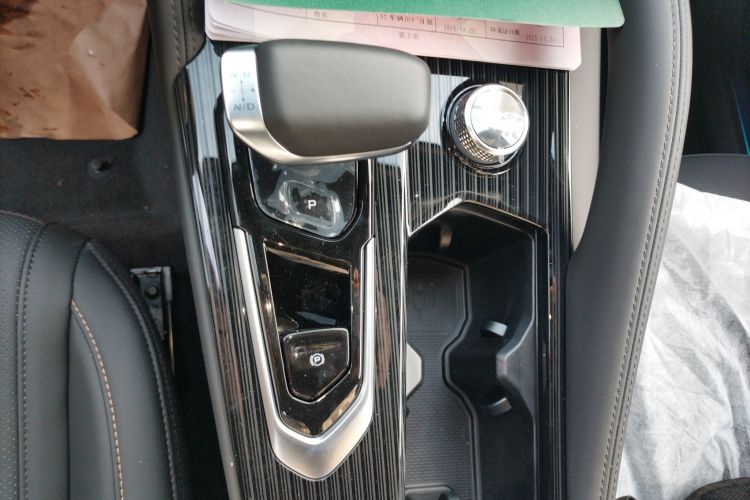 吉利汽车 星越L 2024款 2.0TD DCT EVO两驱长风版中控内饰18