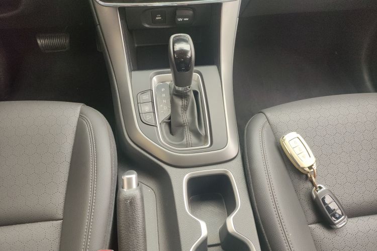 北京现代ix35 2019款 2.0L 自动两驱智勇·畅质版 国V中控内饰18