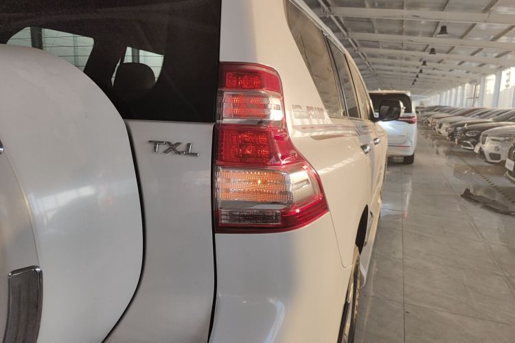 丰田 普拉多(进口) 2014款 2.7L 自动豪华版车身外观9