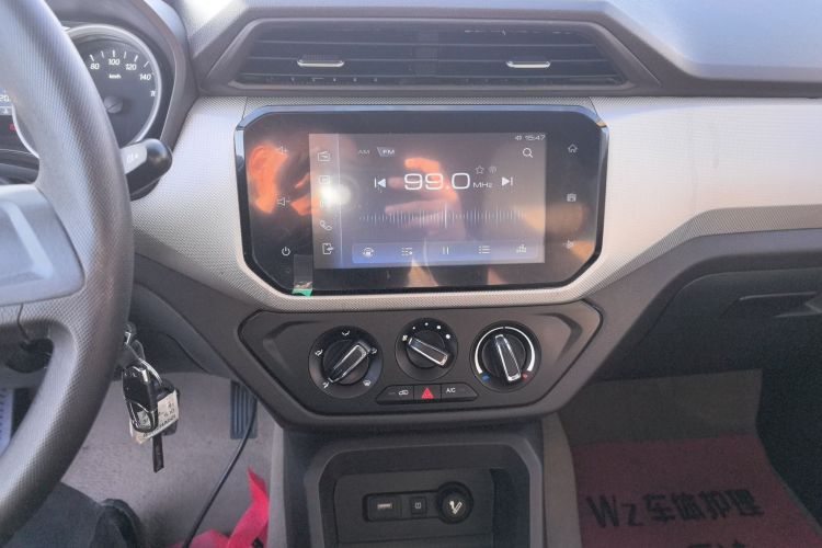 五菱汽车 五菱宏光 2021款 1.5L改款 S舒适型 电动助力LAR中控内饰16